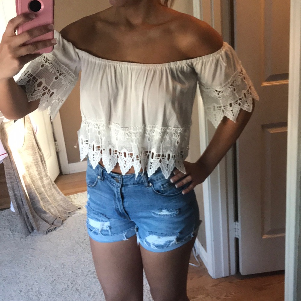 off the shoulder short sleeve crop top.
